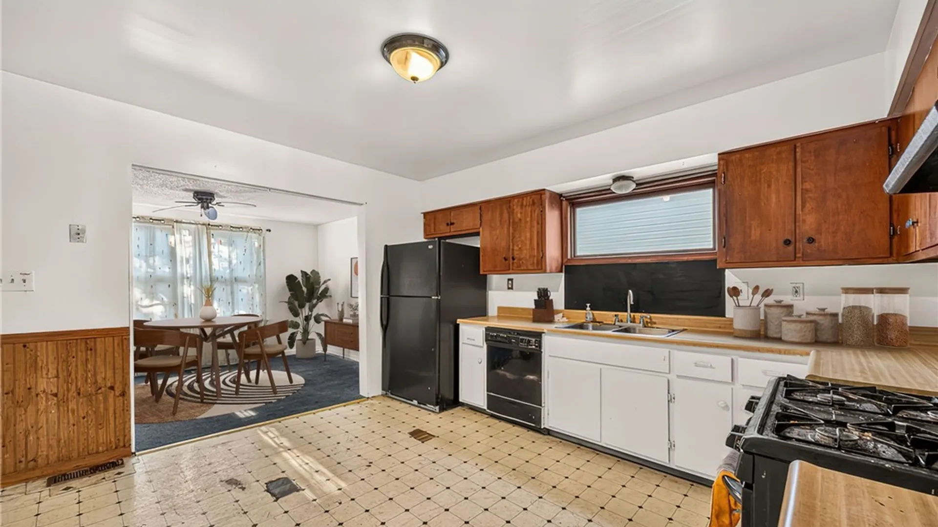Property at 16 Erb Street, Buffalo, NY 14211 8