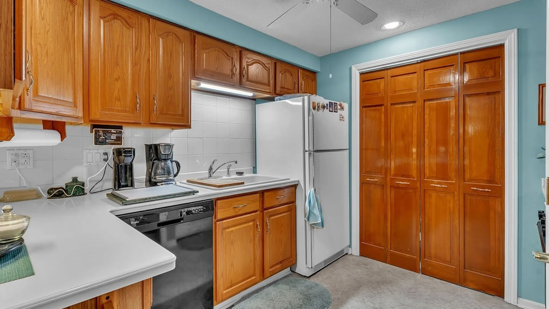 Property at 400 West Avenue, West Seneca, NY 14224 11