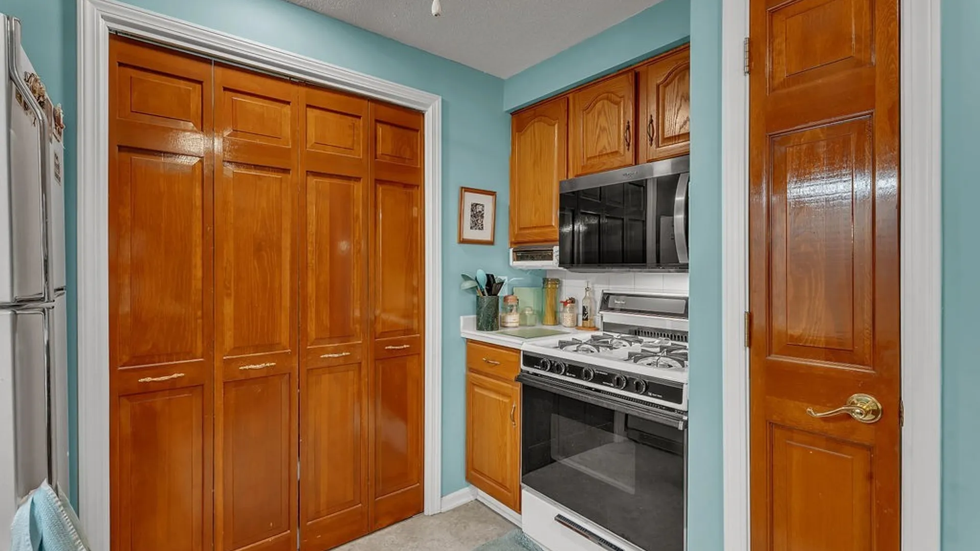 Property at 400 West Avenue, West Seneca, NY 14224 13