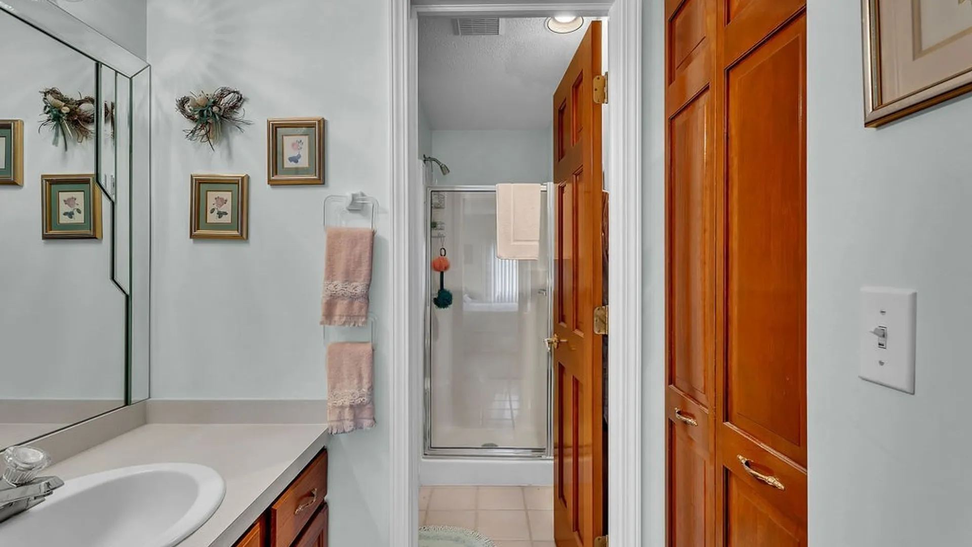 Property at 400 West Avenue, West Seneca, NY 14224 25