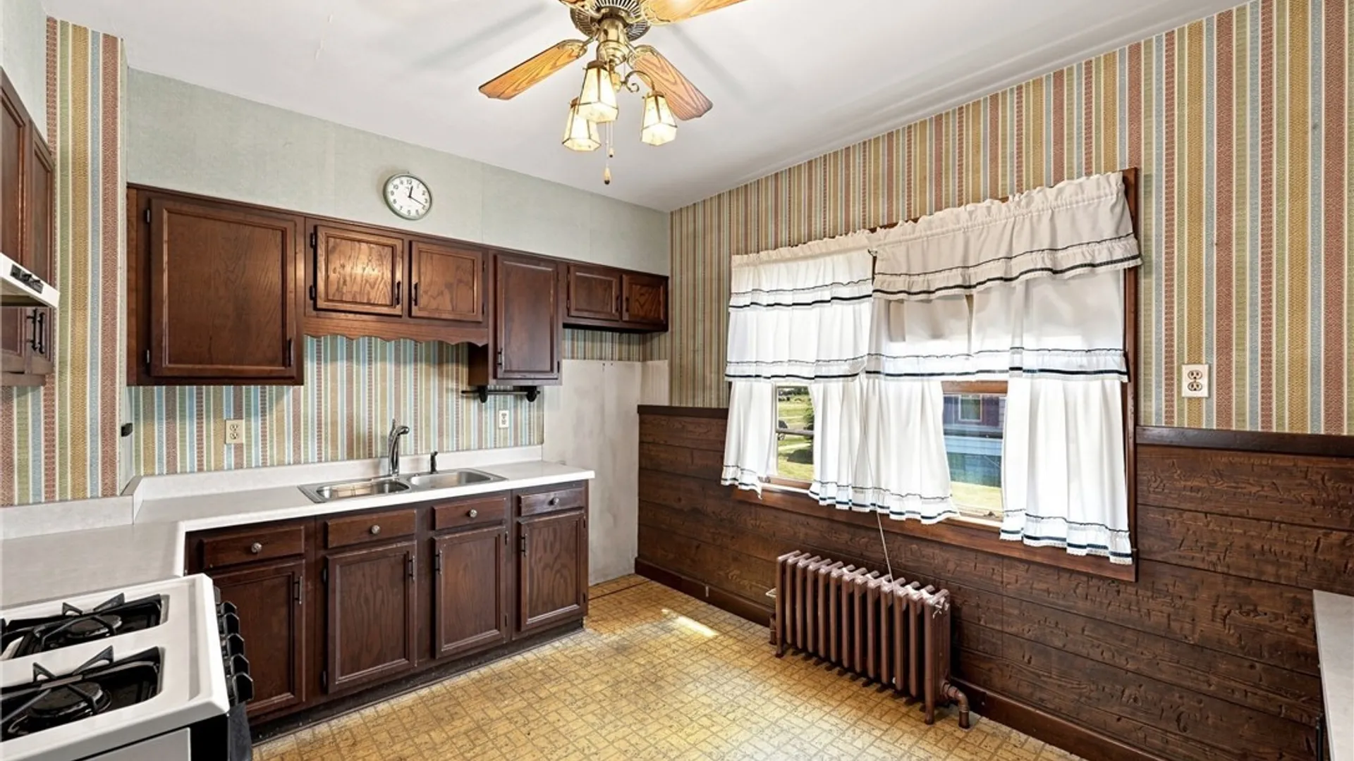 Property at 27 Ludington Street, Buffalo, NY 14206 12