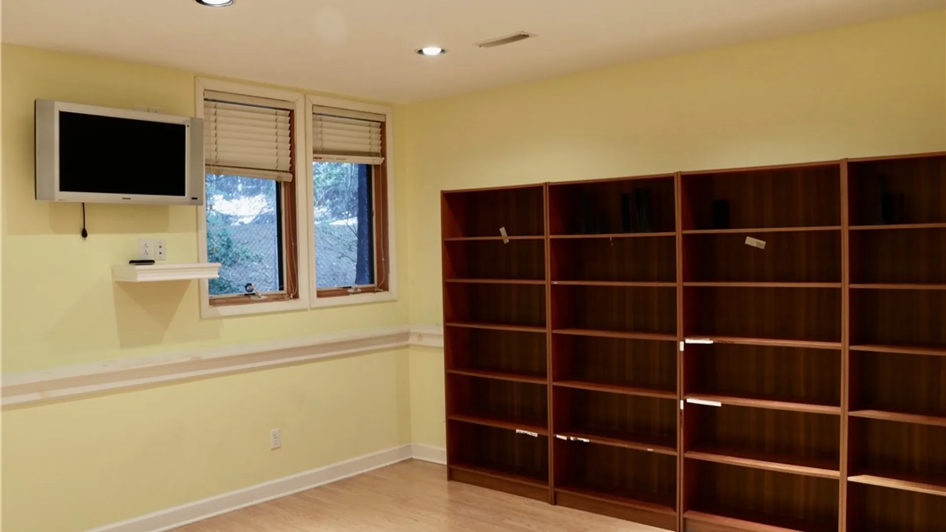 Property at 40 Nursery Lane, Syracuse, NY 13210 37