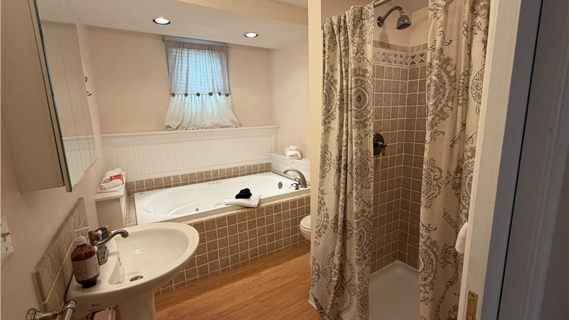 Property at 40 Nursery Lane, Syracuse, NY 13210 41