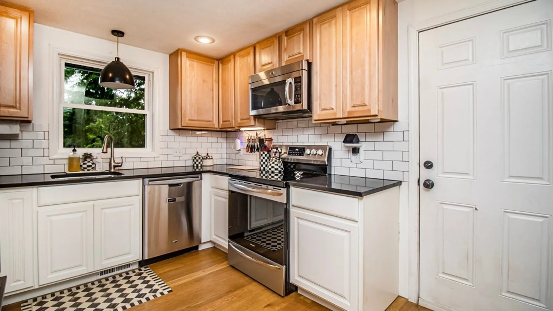 Property at 4885 Lynnbrook Circle, Onondaga, NY 13215 16