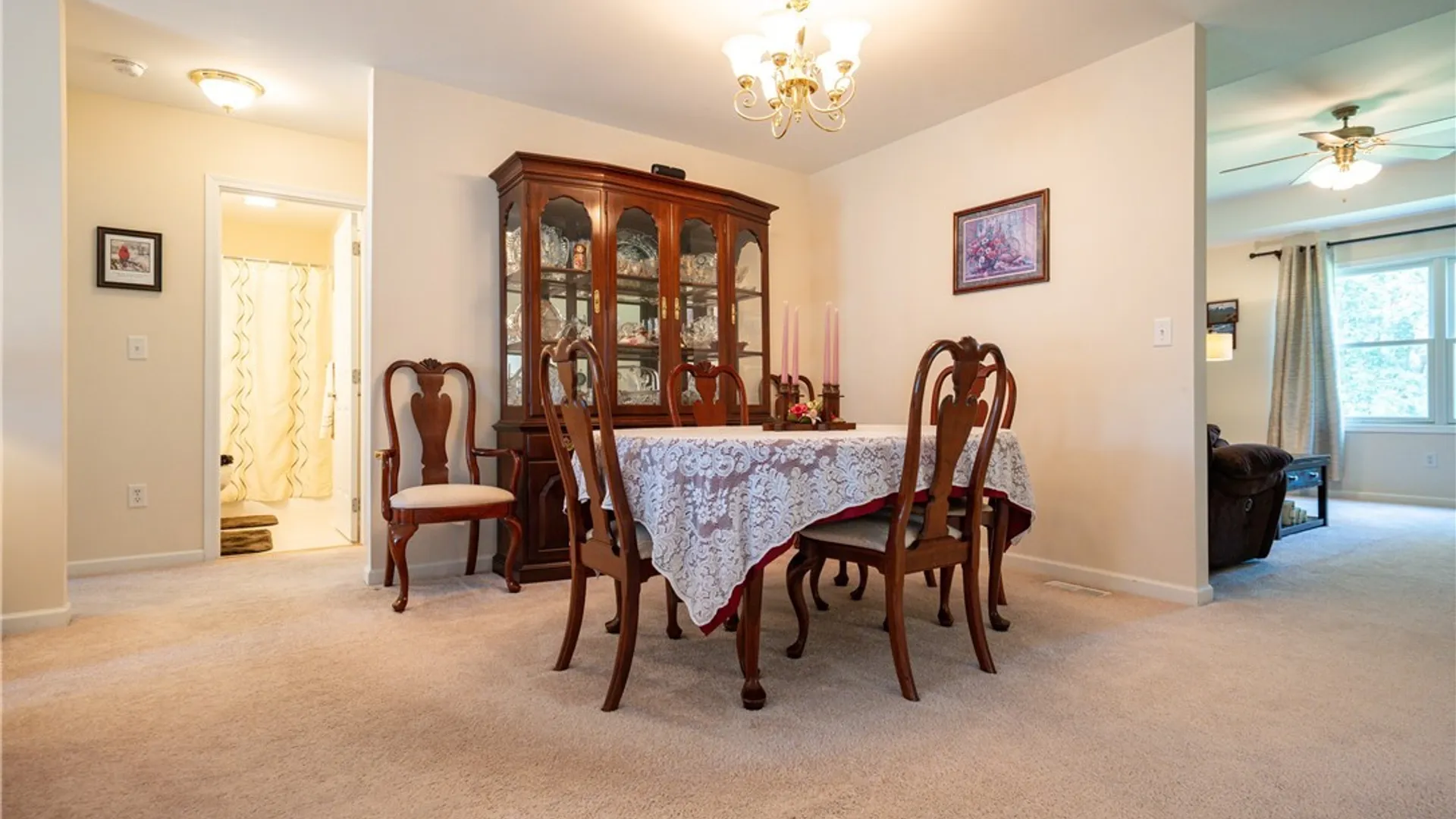 Property at 16 Garnet Drive, Cheektowaga, NY 14227 6