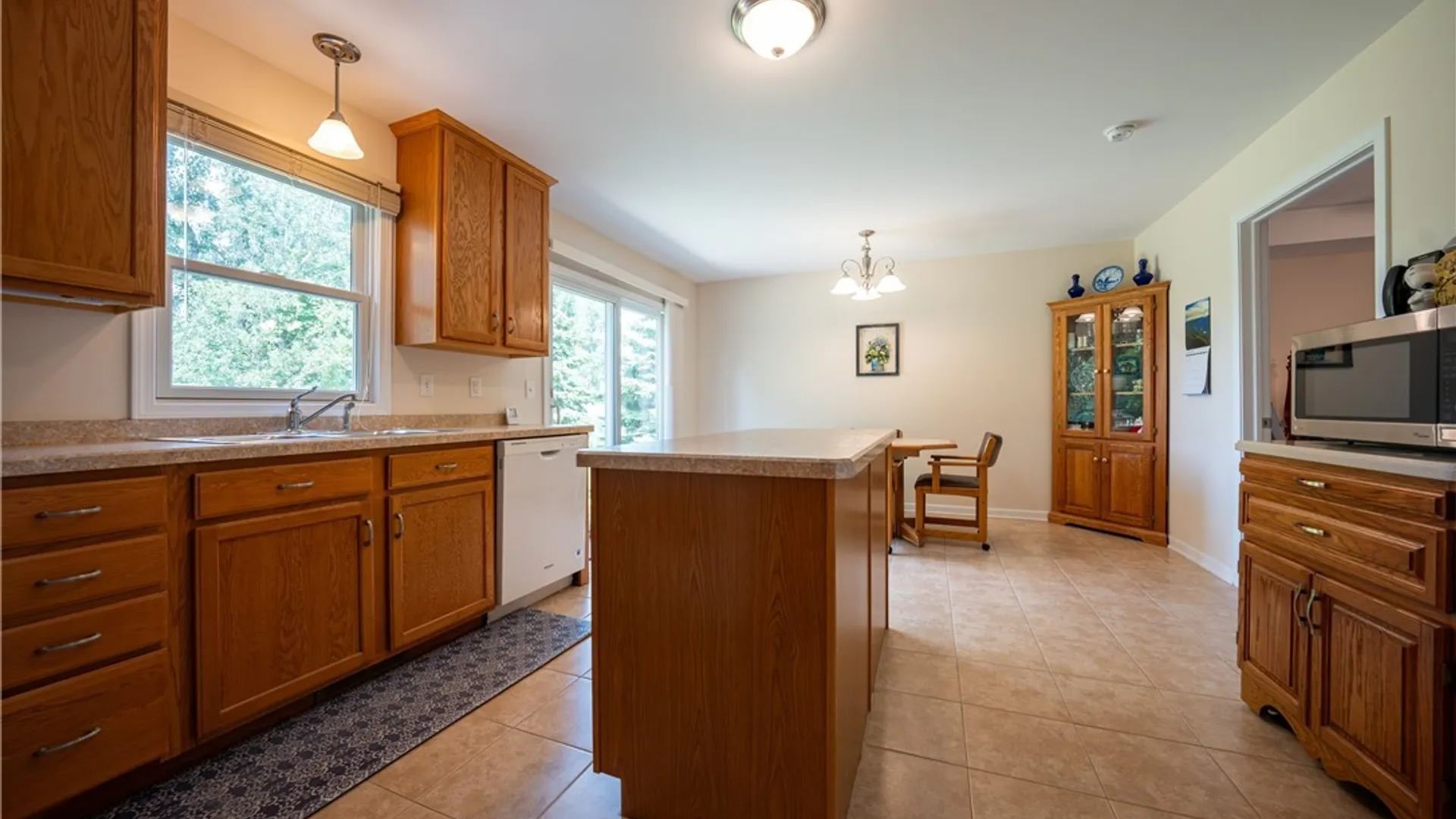 Property at 16 Garnet Drive, Cheektowaga, NY 14227 12
