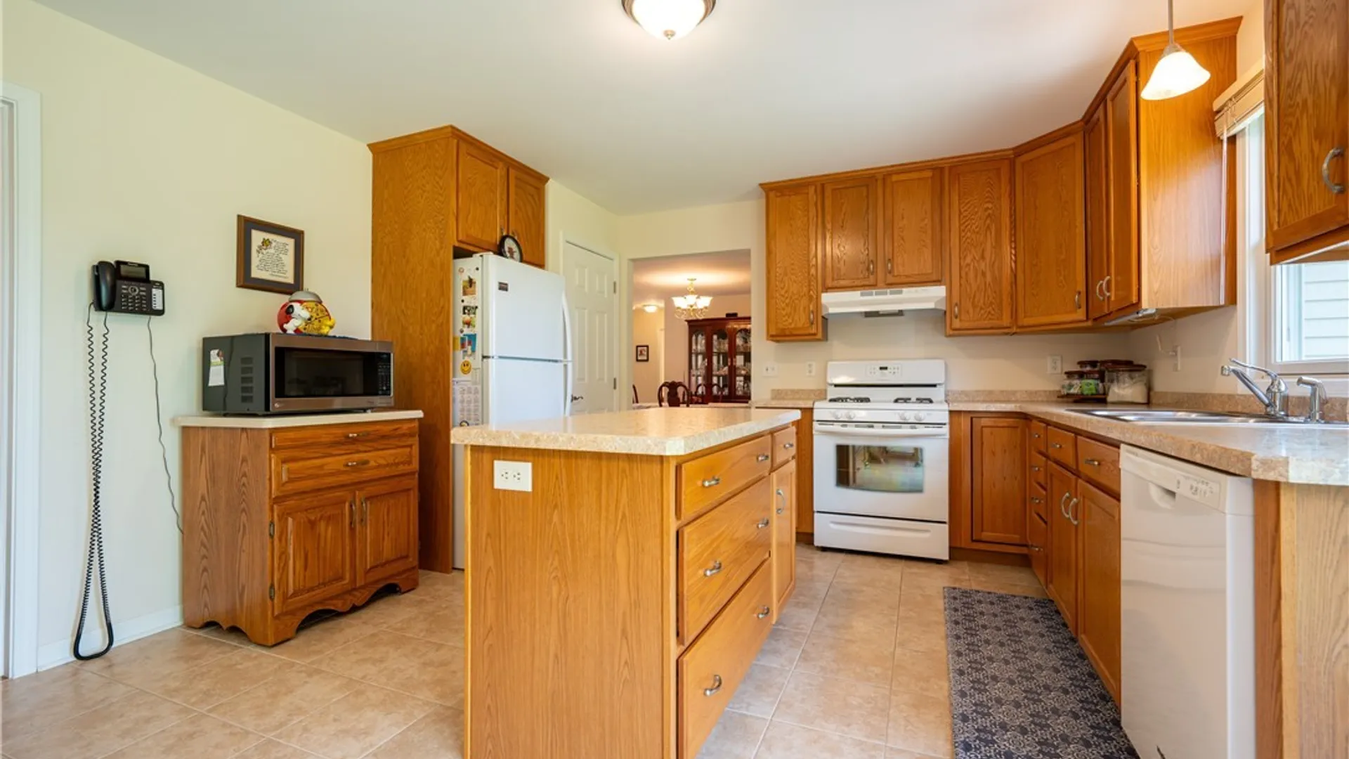 Property at 16 Garnet Drive, Cheektowaga, NY 14227 15