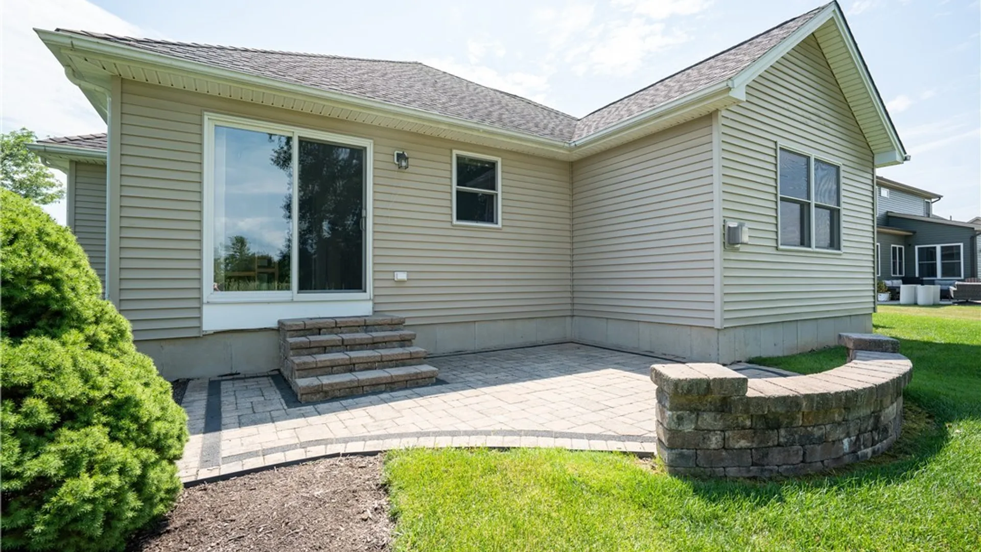 Property at 16 Garnet Drive, Cheektowaga, NY 14227 46