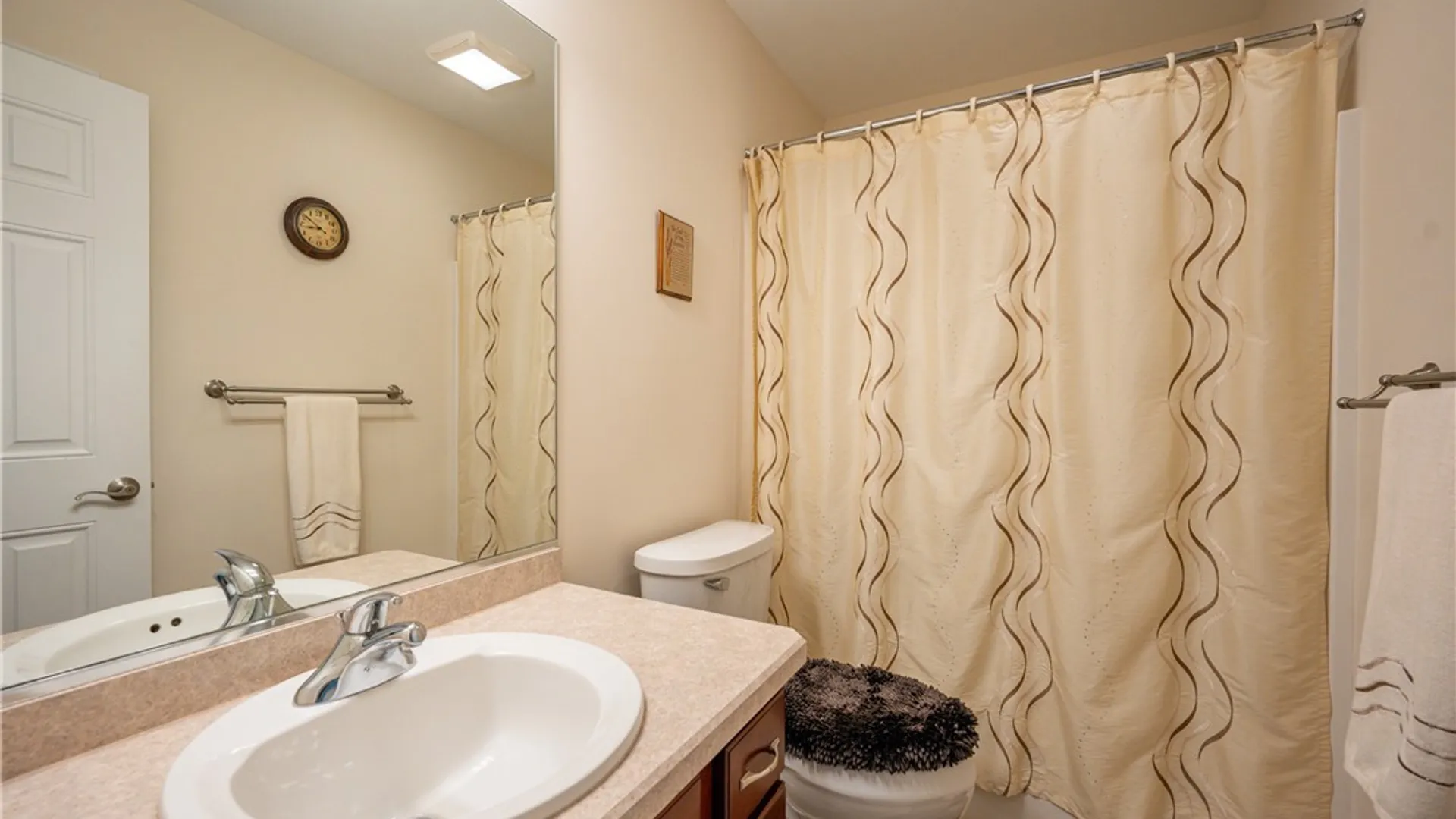 Property at 16 Garnet Drive, Cheektowaga, NY 14227 30