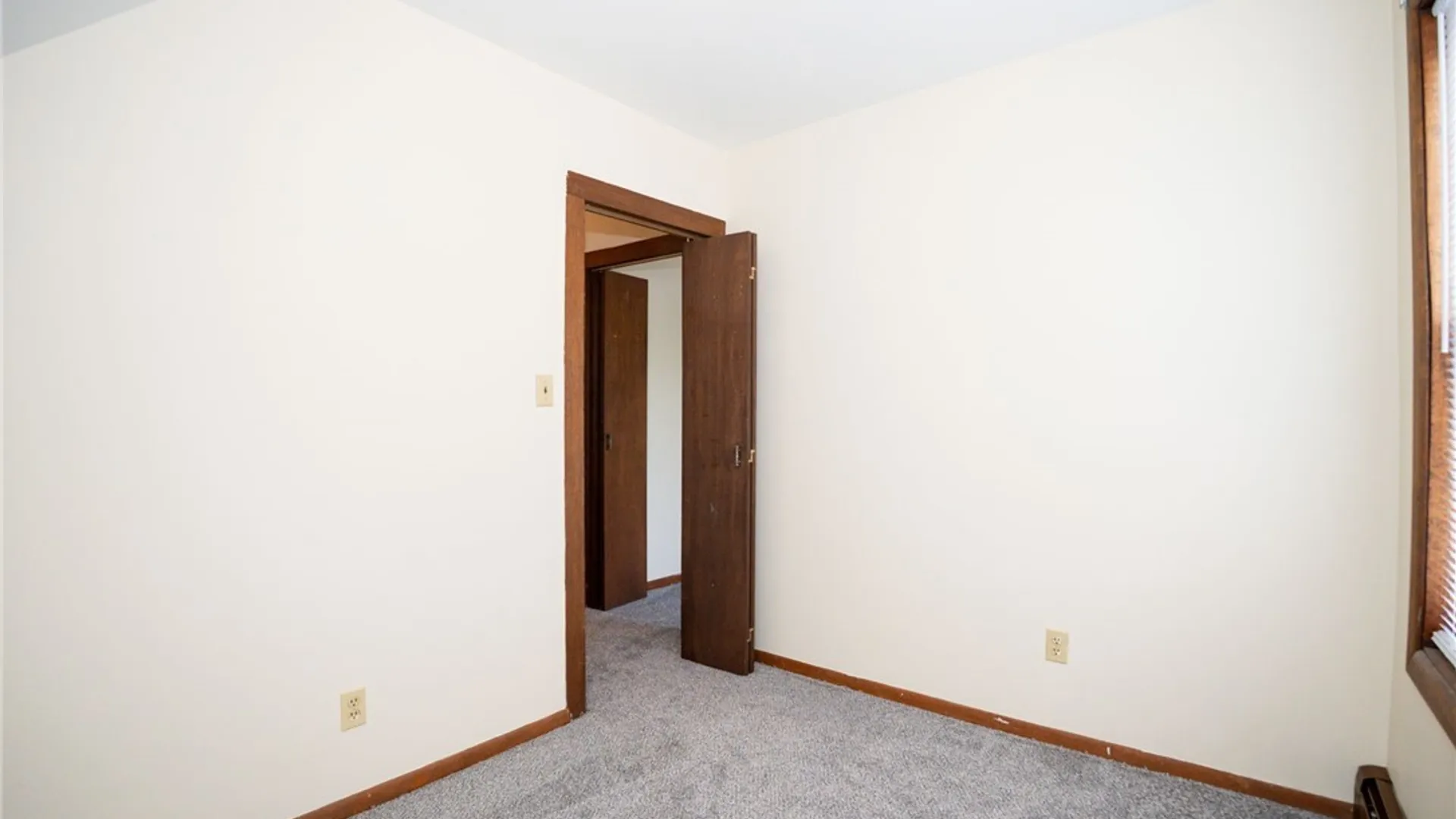 Property at 30 Modern Avenue, Lackawanna, NY 14218 32