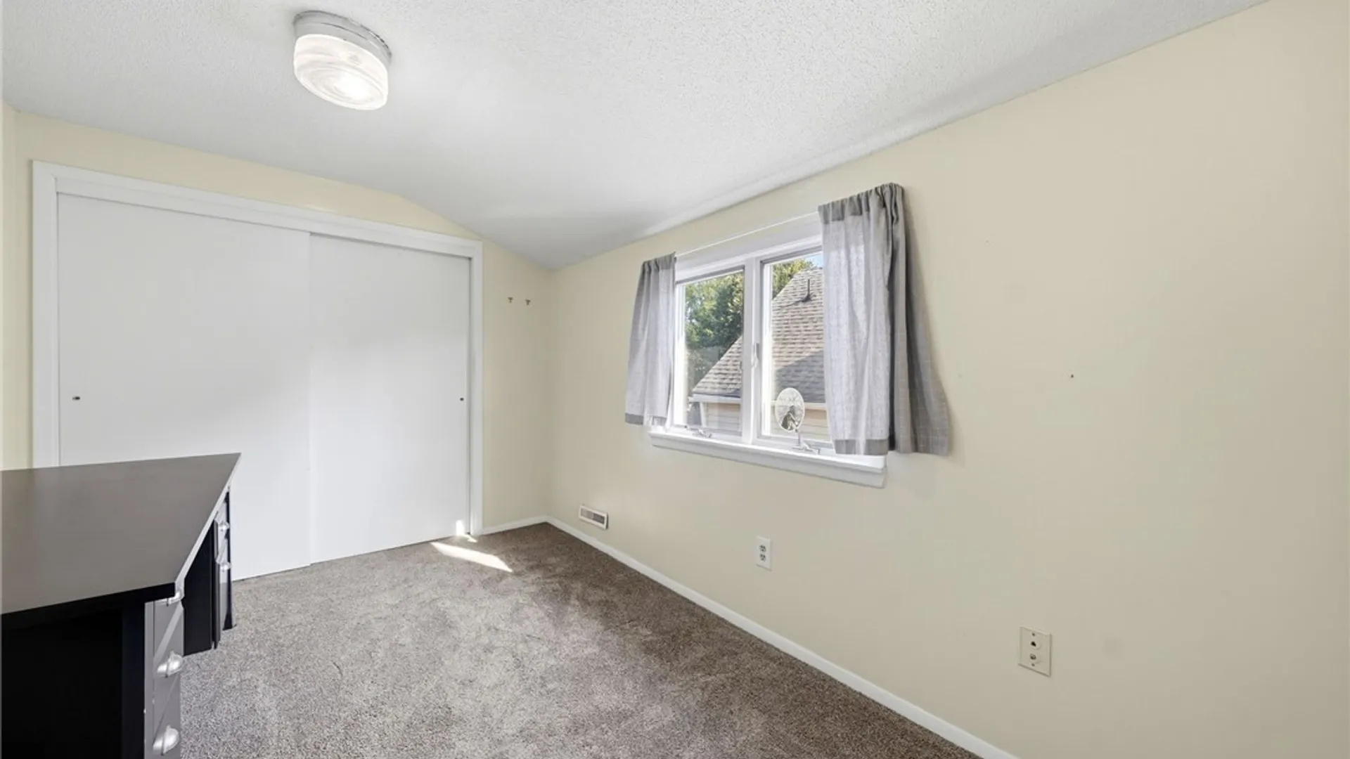 Property at 42 Wichita Road, West Seneca, NY 14224 24