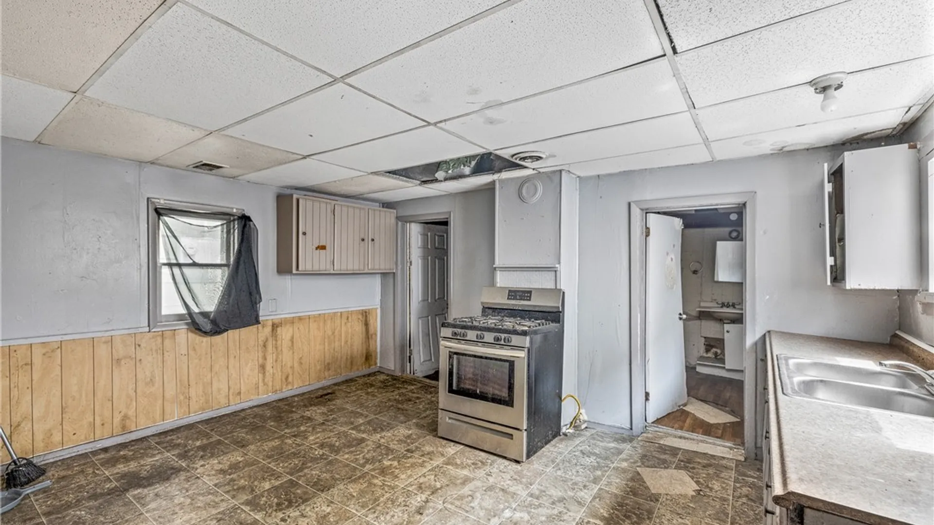Property at 2295 Niagara Street, Buffalo, NY 14207 6