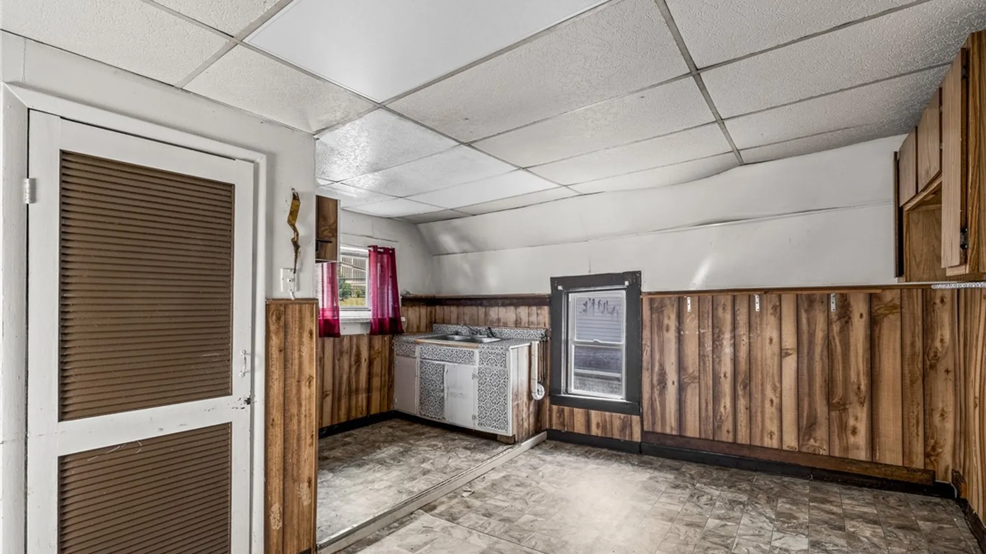 Property at 2295 Niagara Street, Buffalo, NY 14207 8