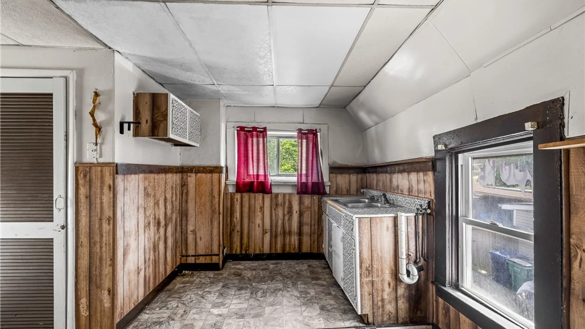 Property at 2295 Niagara Street, Buffalo, NY 14207 9