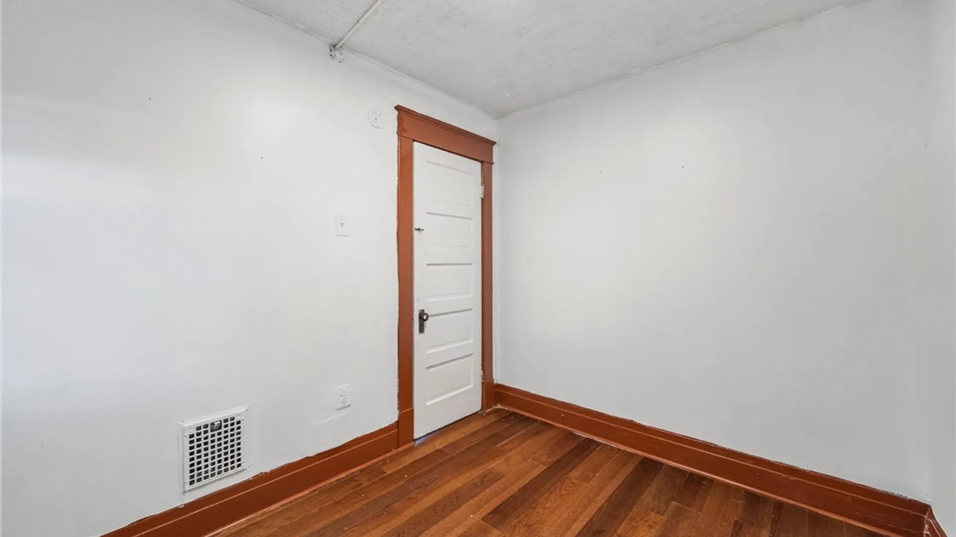 Property at 15 Cambridge Avenue, Buffalo, NY 14215 19