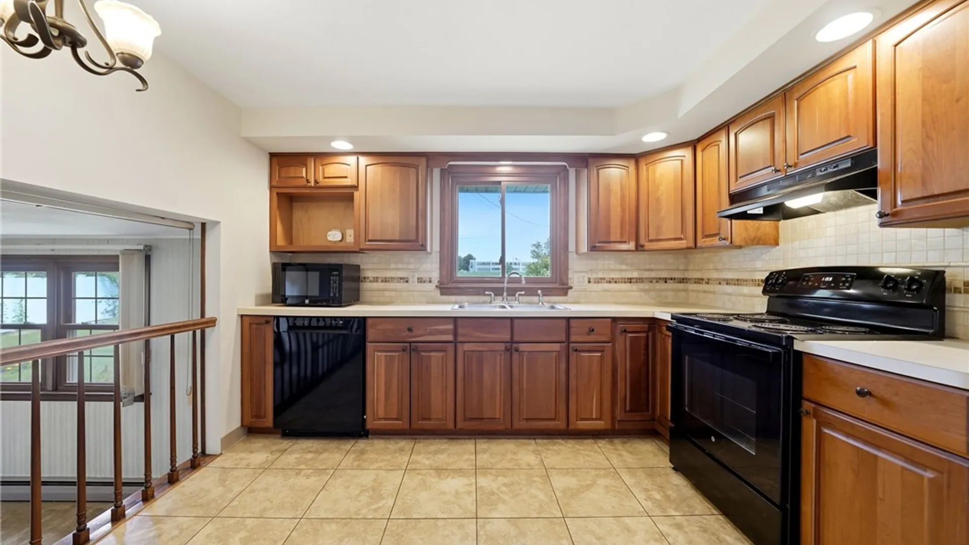 Property at 82 Impala Parkway, Lancaster, NY 14086 10