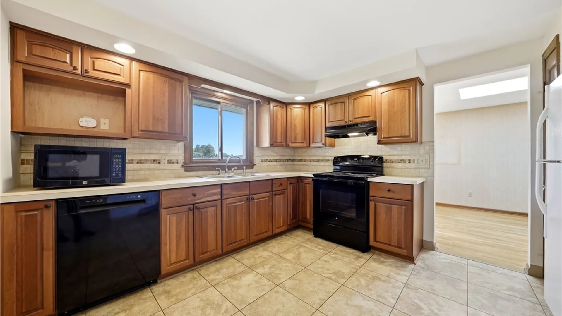 Property at 82 Impala Parkway, Lancaster, NY 14086 9
