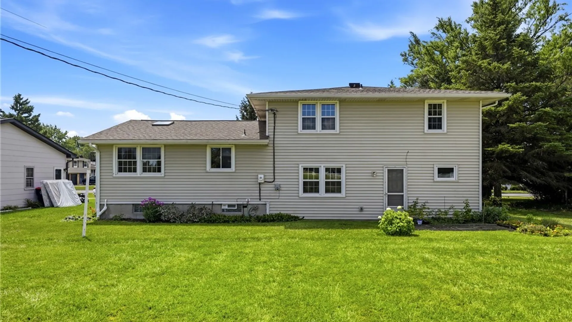 Property at 82 Impala Parkway, Lancaster, NY 14086 46