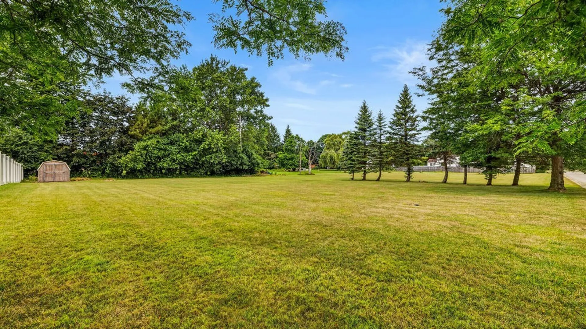 Property at 44 Wedgewood Drive, Cheektowaga, NY 14227 28