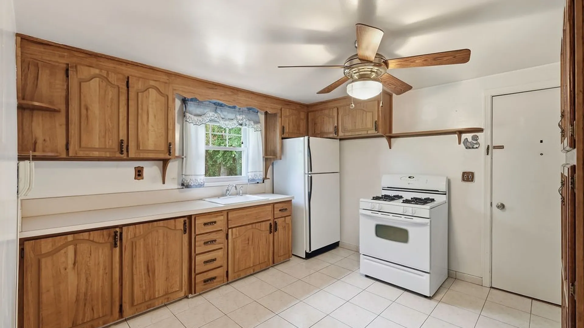 Property at 108 Gray Avenue, Salina, NY 13088 3