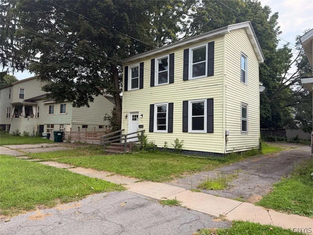 Property at 7 W 9th Street, Oswego, NY 13126