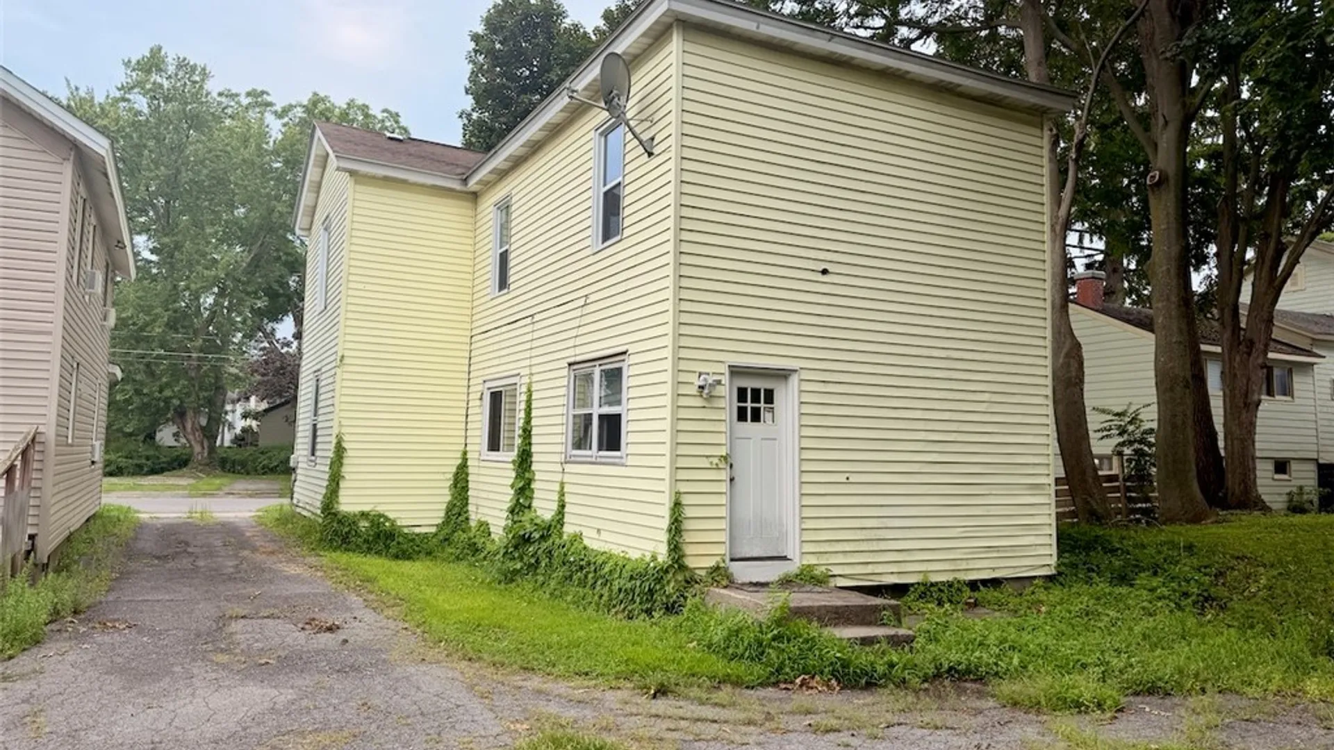 Property at 7 W 9th Street, Oswego, NY 13126 3