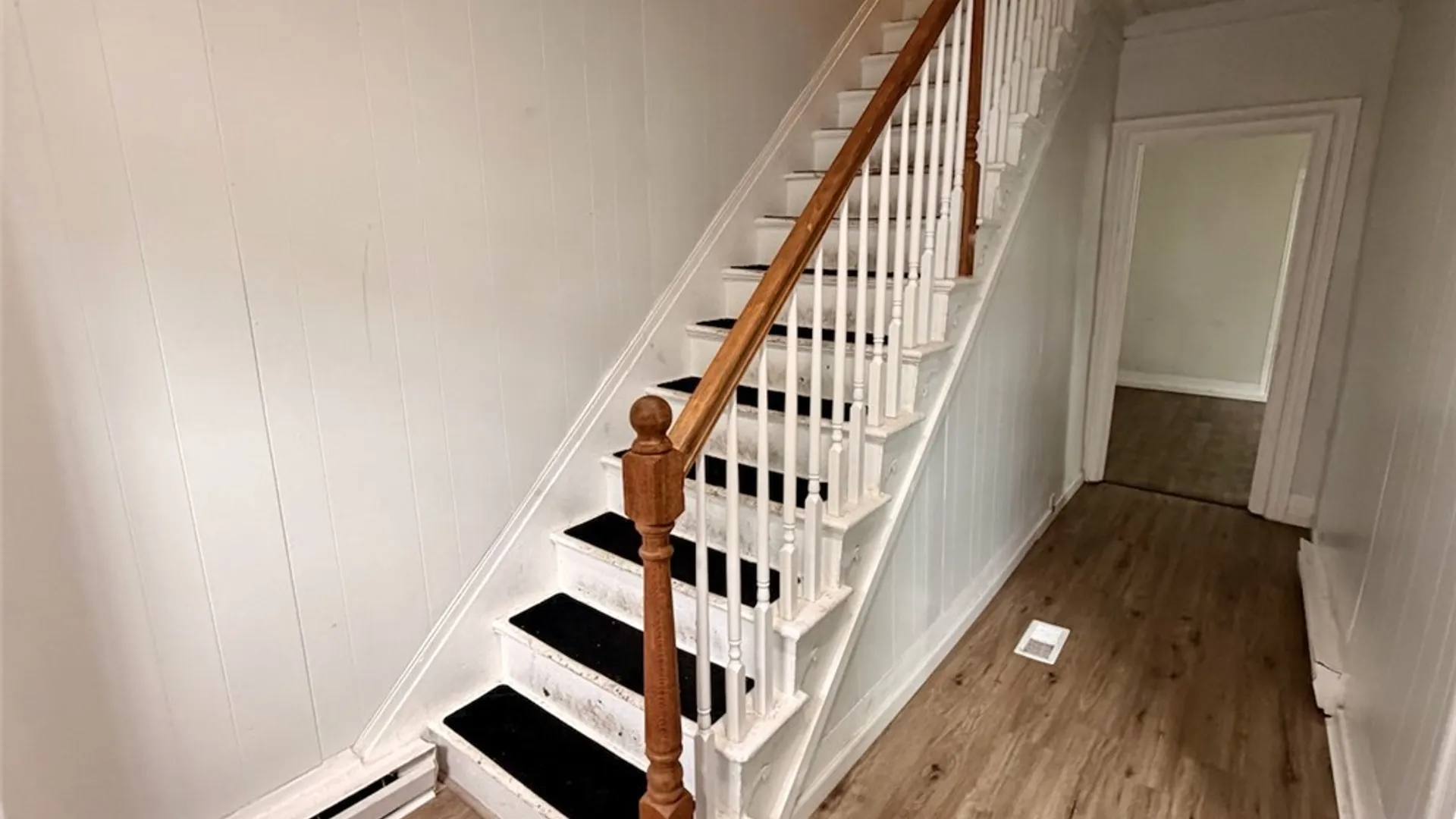 Property at 7 W 9th Street, Oswego, NY 13126 5