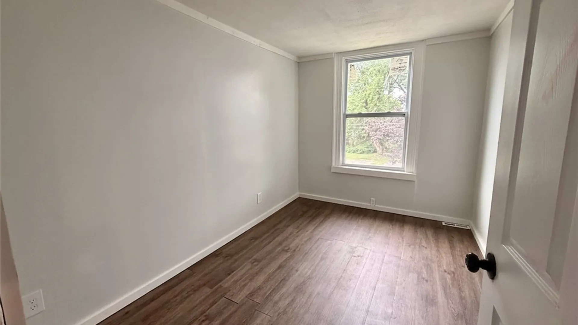 Property at 7 W 9th Street, Oswego, NY 13126 13
