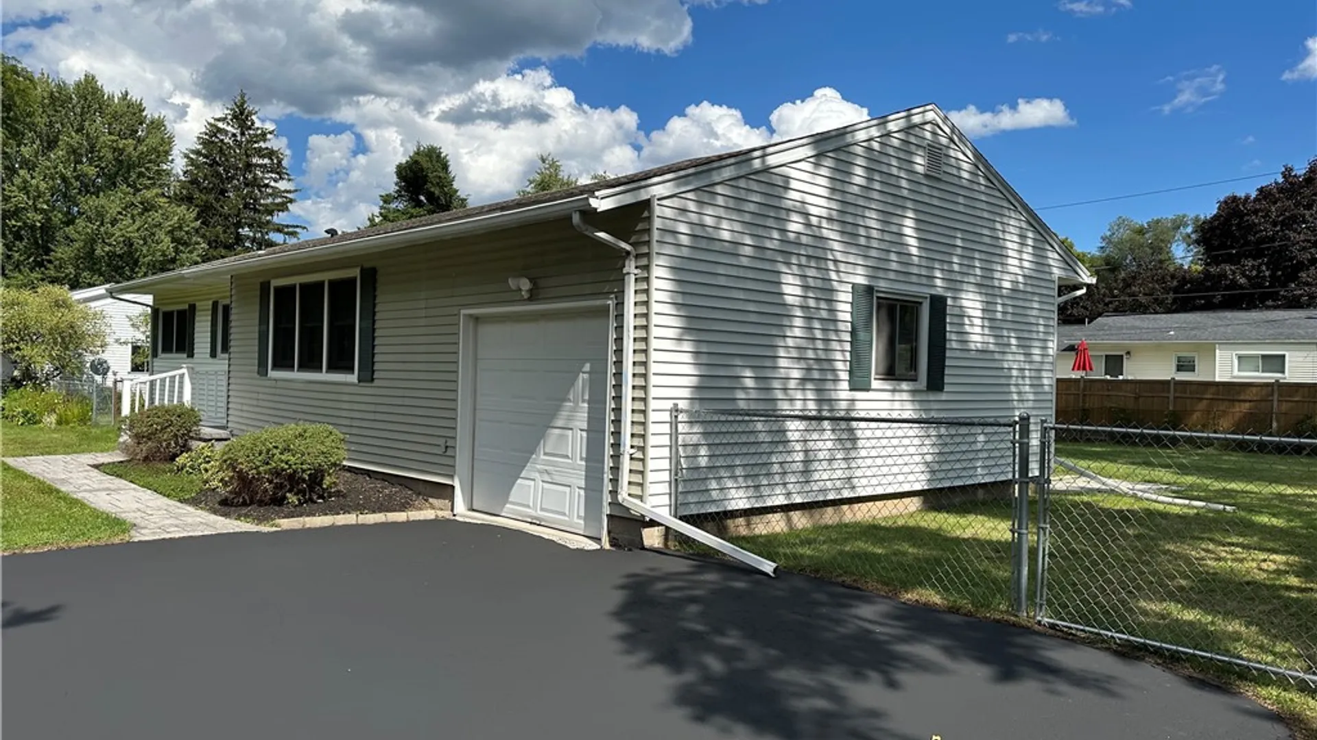 Property at 40 Guildhall Road, Henrietta, NY 14623 3