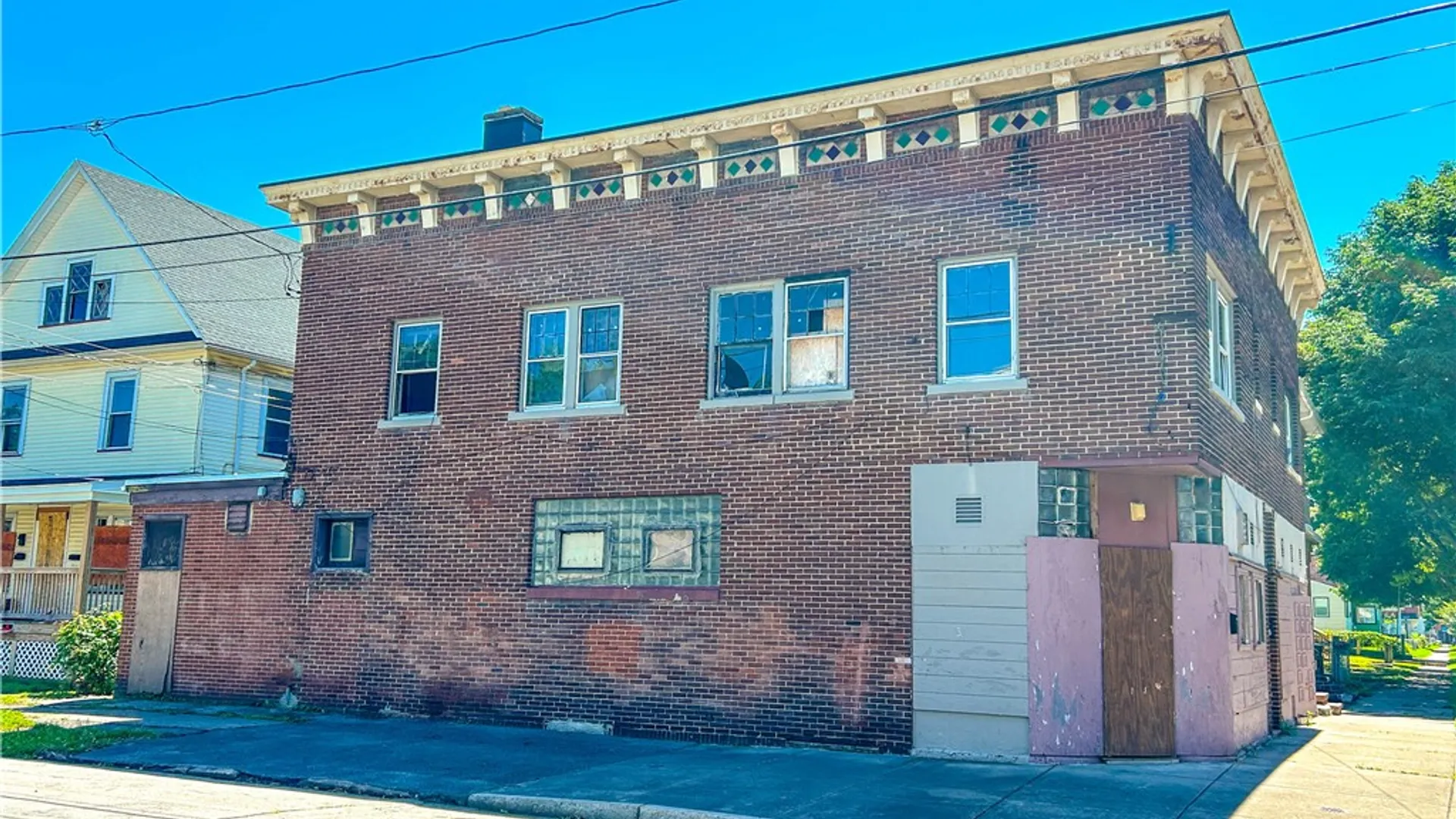 Property at 118-122 Parkway, Rochester, NY 14608 4