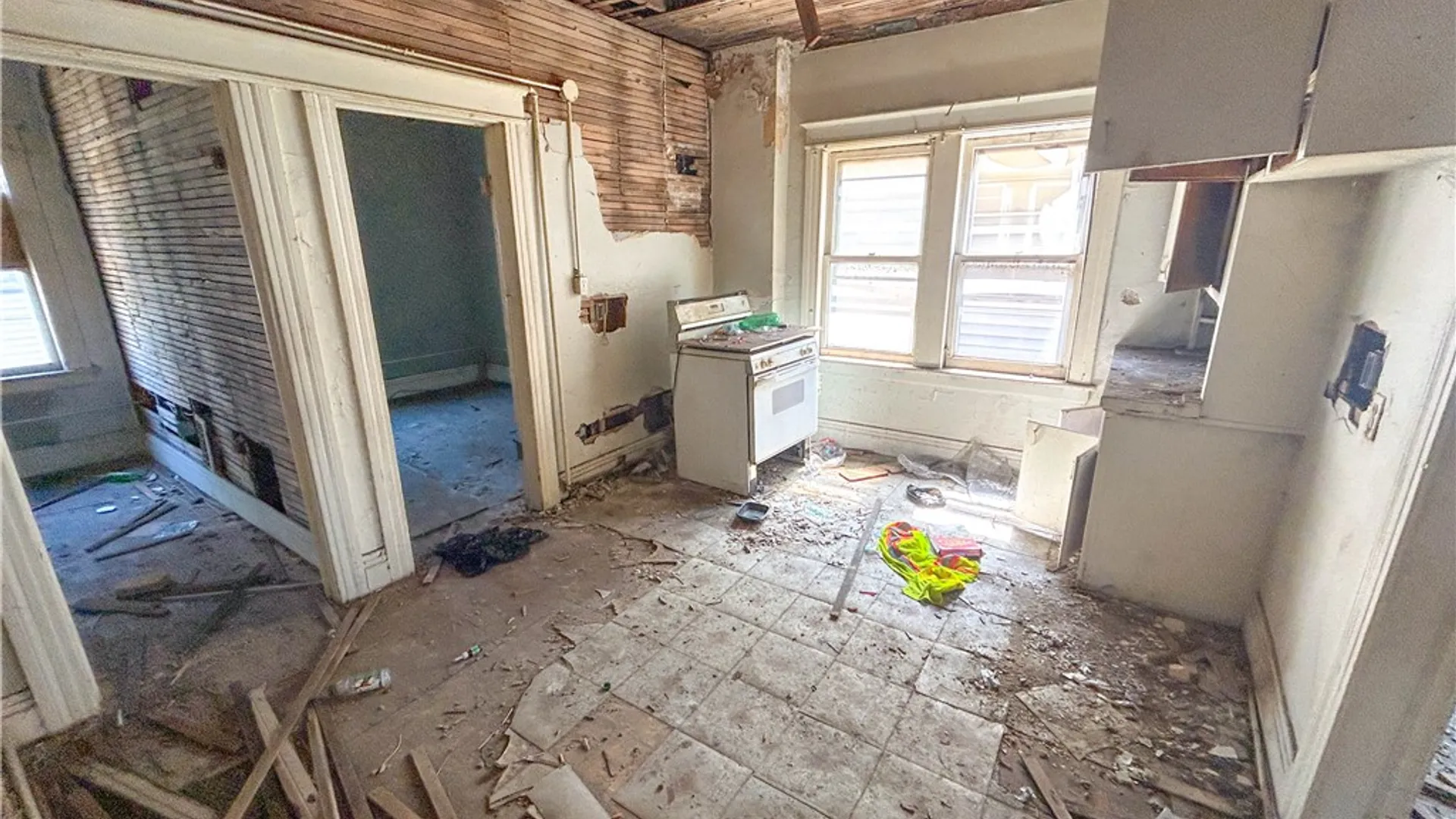 Property at 118-122 Parkway, Rochester, NY 14608 5