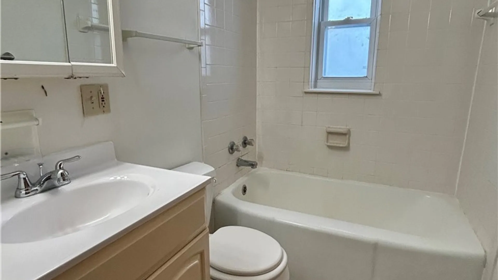 Property at 52 Mckinley Parkway, Buffalo, NY 14220 8