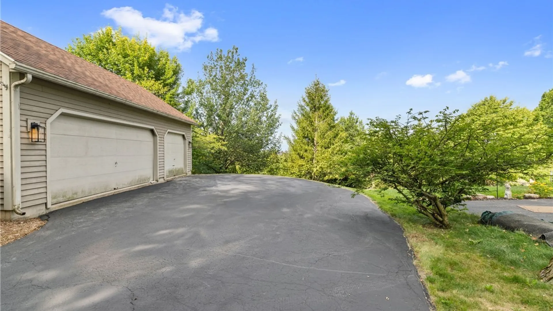 Property at 102 Smoke Rise Drive, Camillus, NY 13031 42