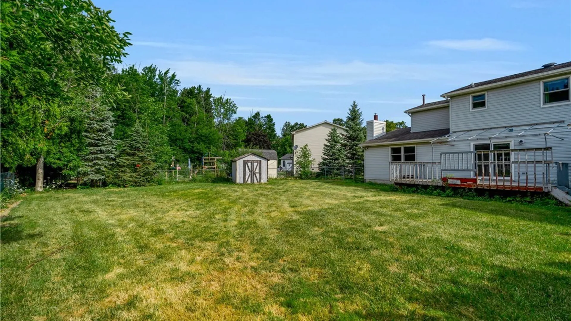 Property at 6328 Mayflower Lane, Hamburg, NY 14085 4