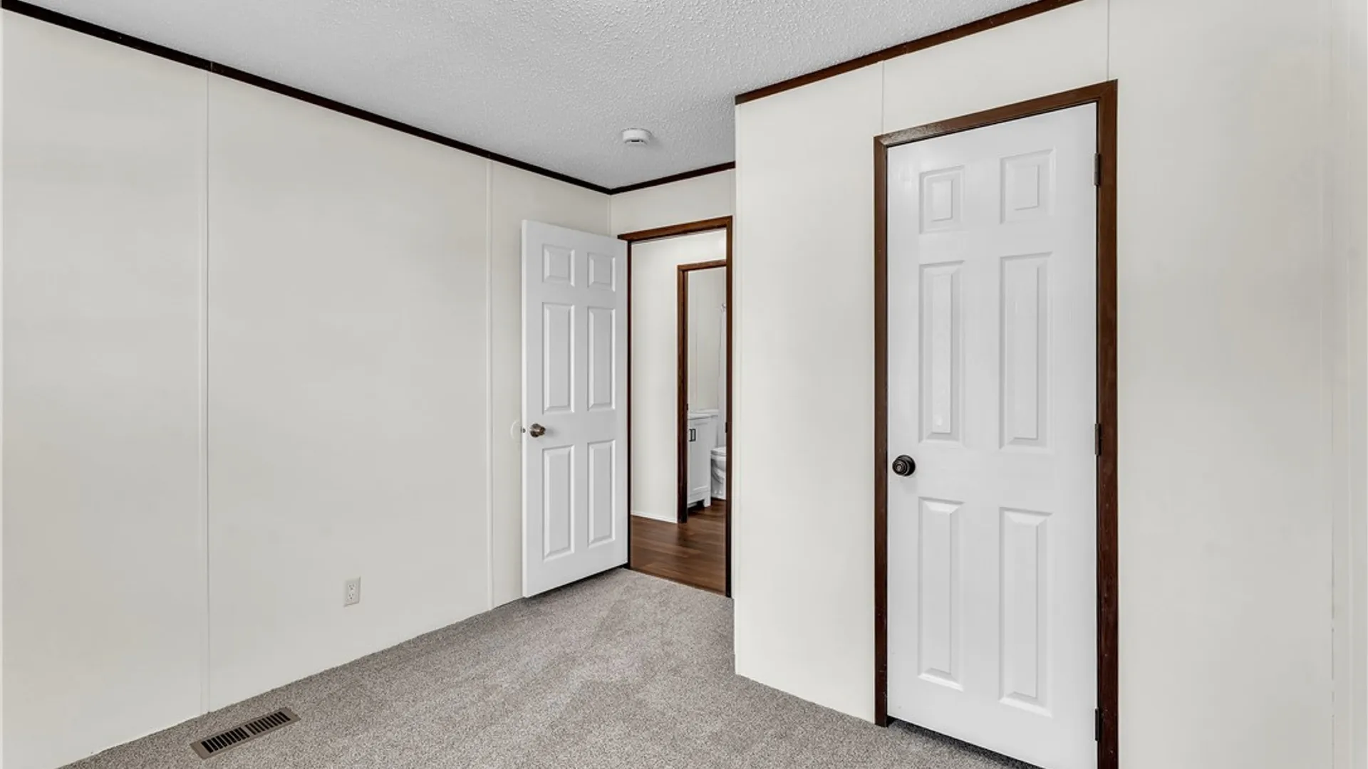 Property at 1262 Ridgewood Drive, Lockport Town, NY 14094 18