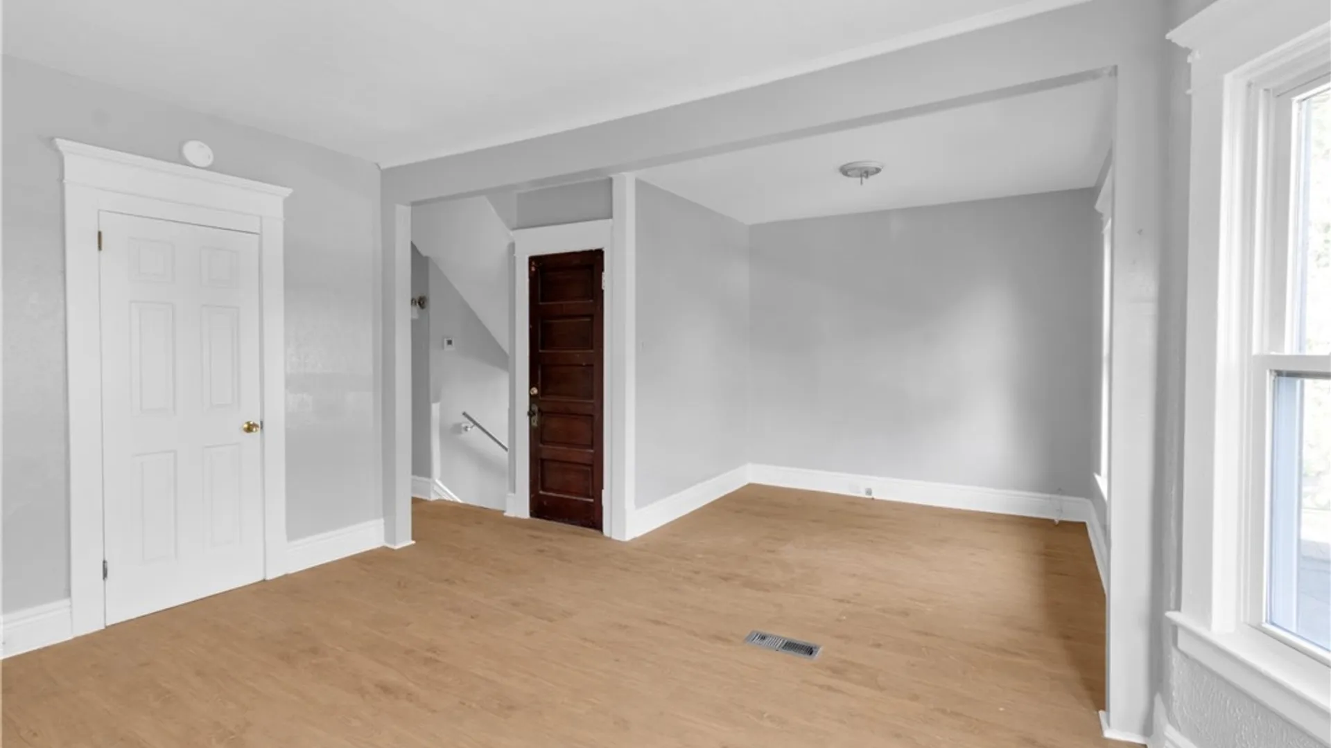 Property at 132 Royal Avenue, Buffalo, NY 14207 7