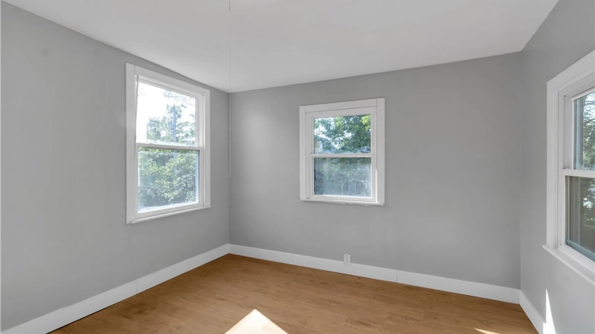 Property at 132 Royal Avenue, Buffalo, NY 14207 14