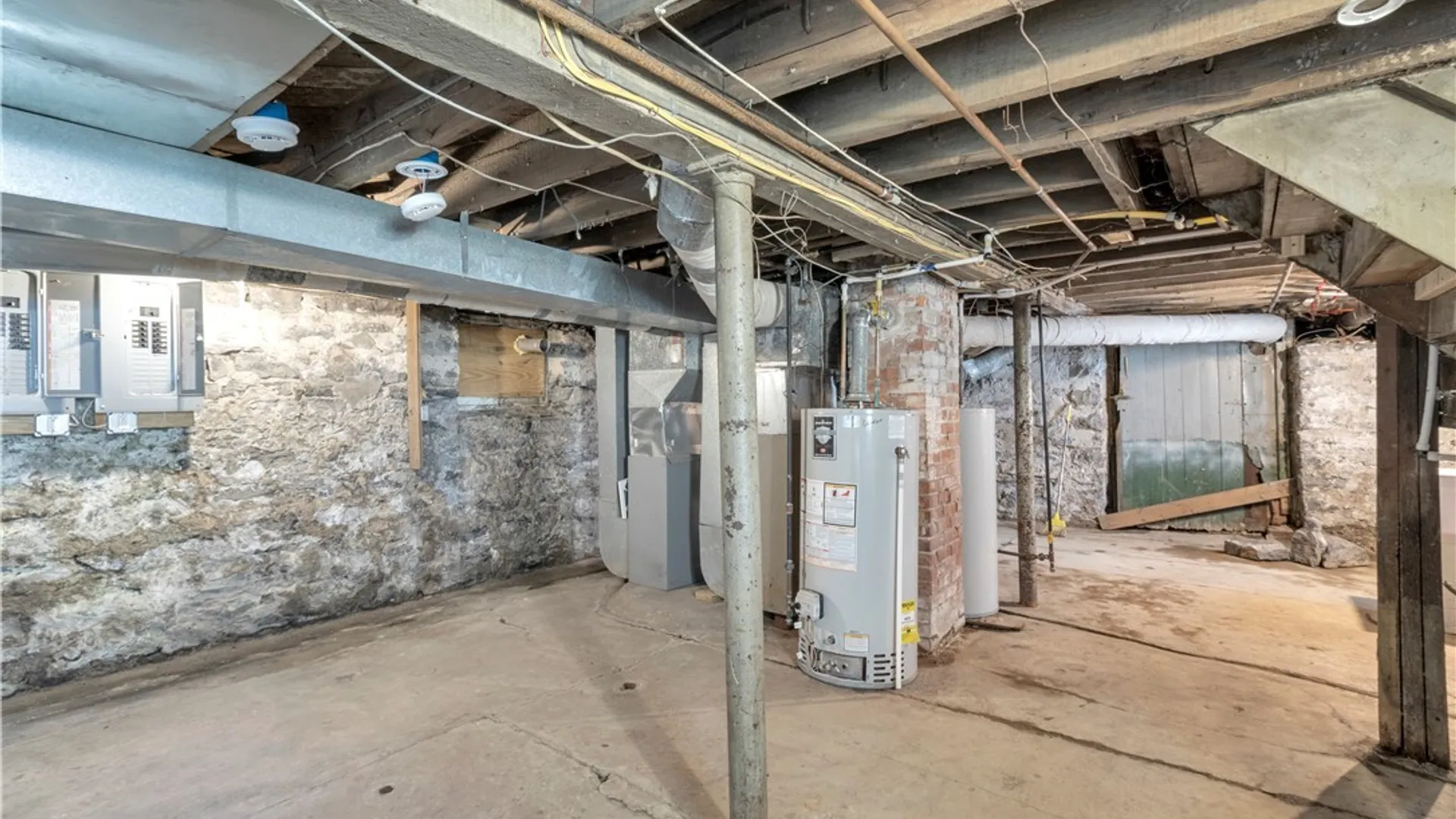 Property at 132 Royal Avenue, Buffalo, NY 14207 29