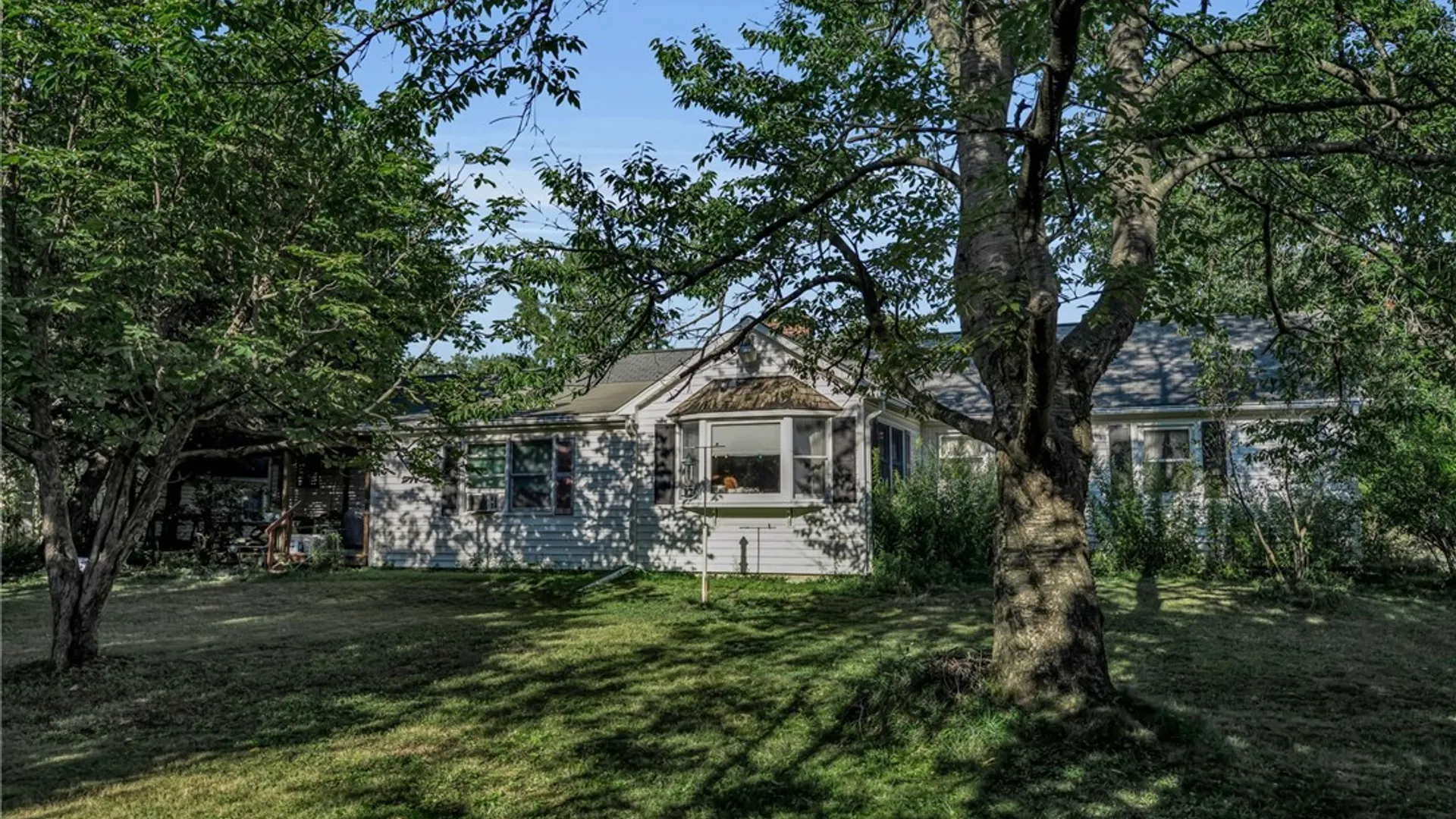Property at 16 South Lane, Orchard Park, NY 14127 4