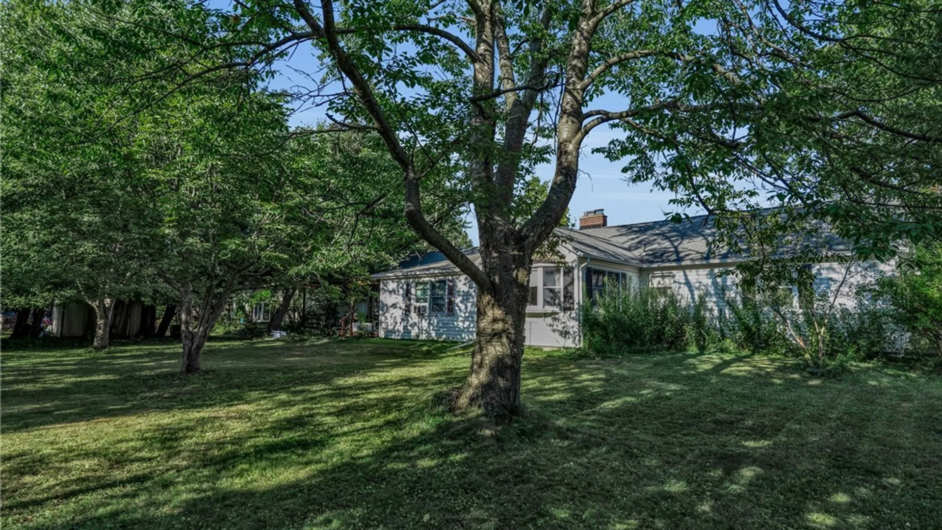 Property at 16 South Lane, Orchard Park, NY 14127 35