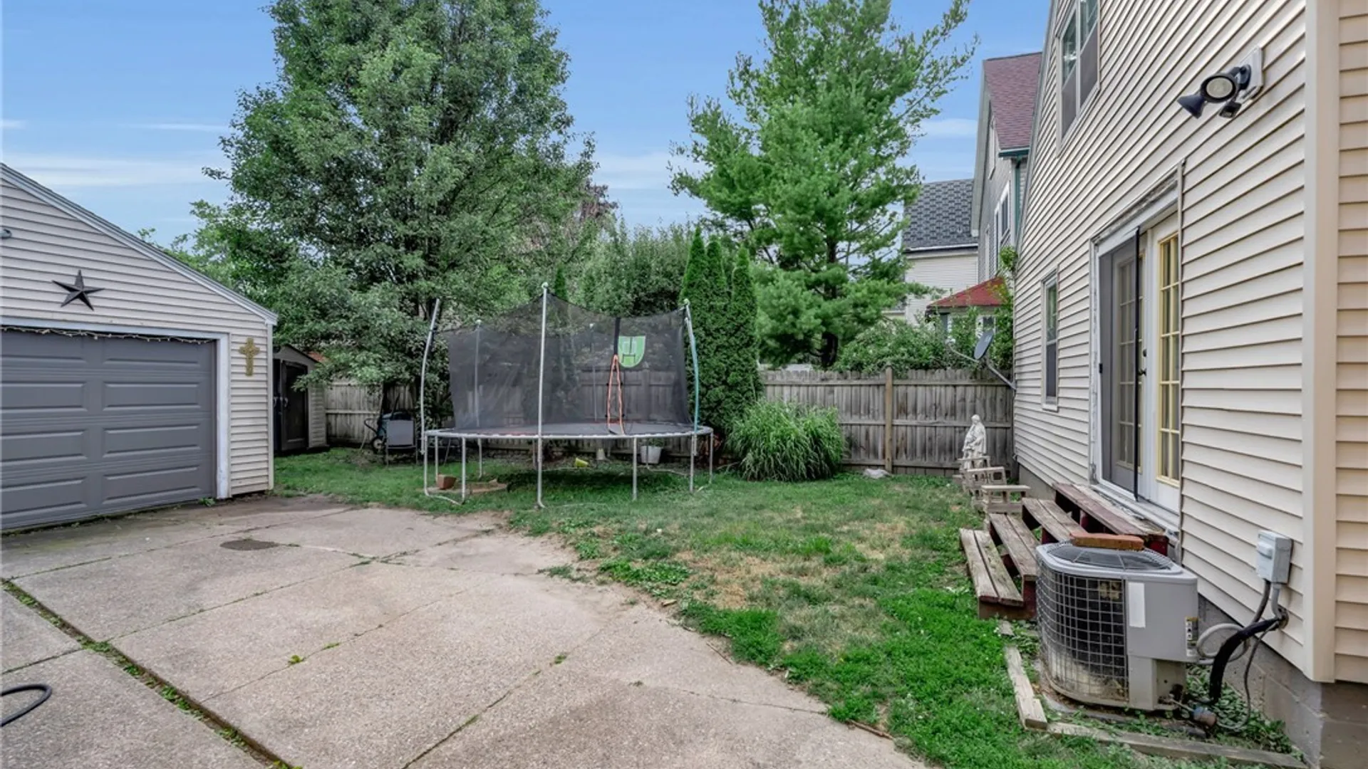 Property at 117 Richfield Avenue, Buffalo, NY 14220 9