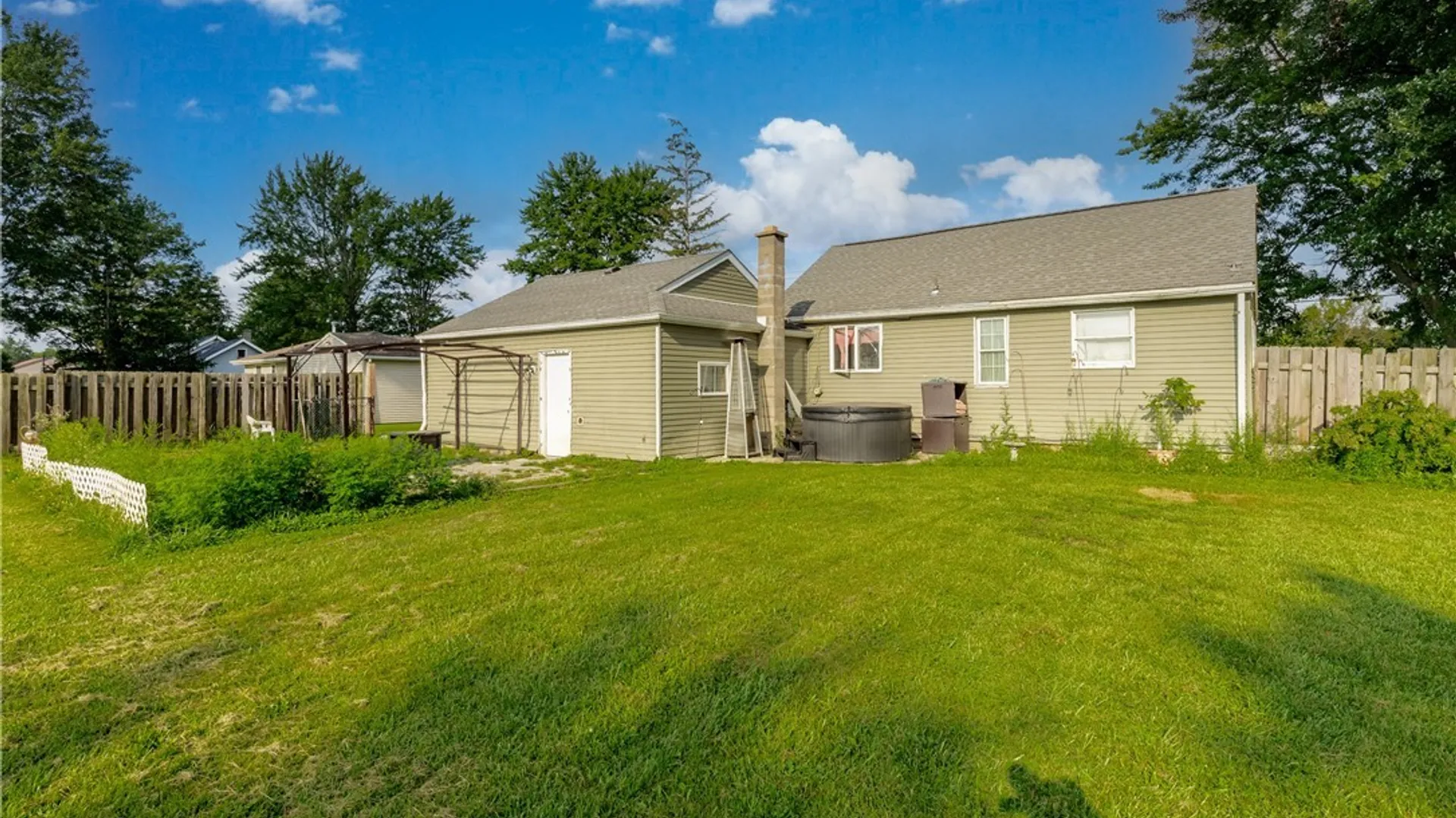 Property at 7267 Bear Ridge Rd, Pendleton, NY 14120 3
