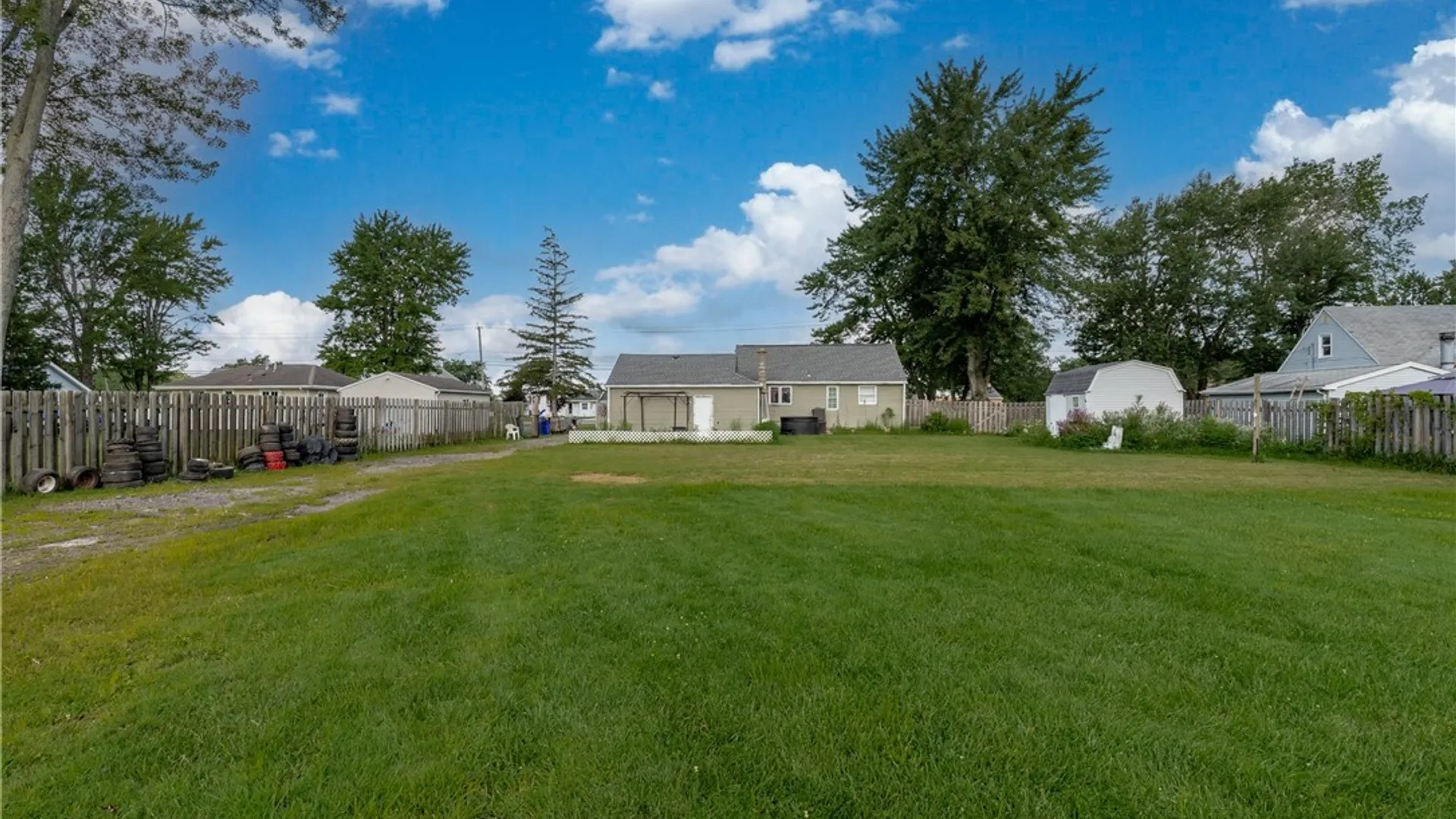 Property at 7267 Bear Ridge Rd, Pendleton, NY 14120 5