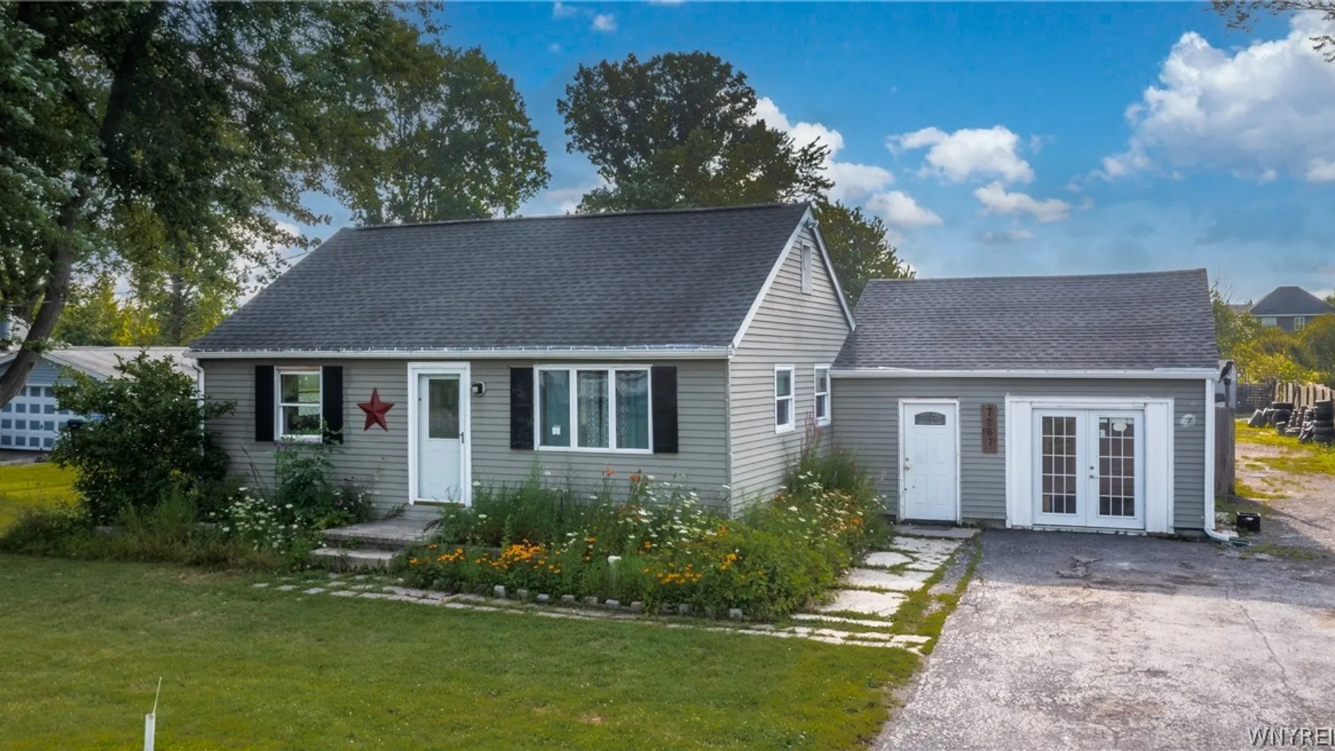Property at 7267 Bear Ridge Rd, Pendleton, NY 14120 6