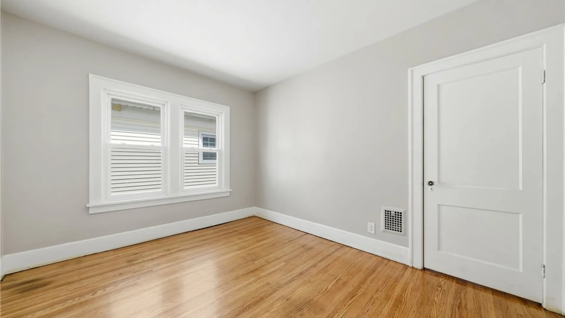 Property at 34 Cunard Road, Buffalo, NY 14216 28