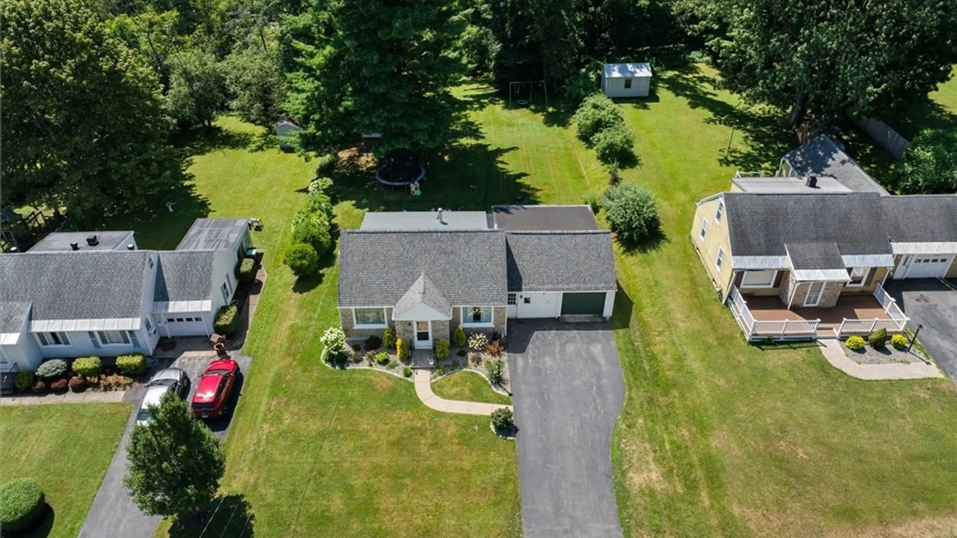 Property at 29 Beechwood Road, New Hartford, NY 13413 44
