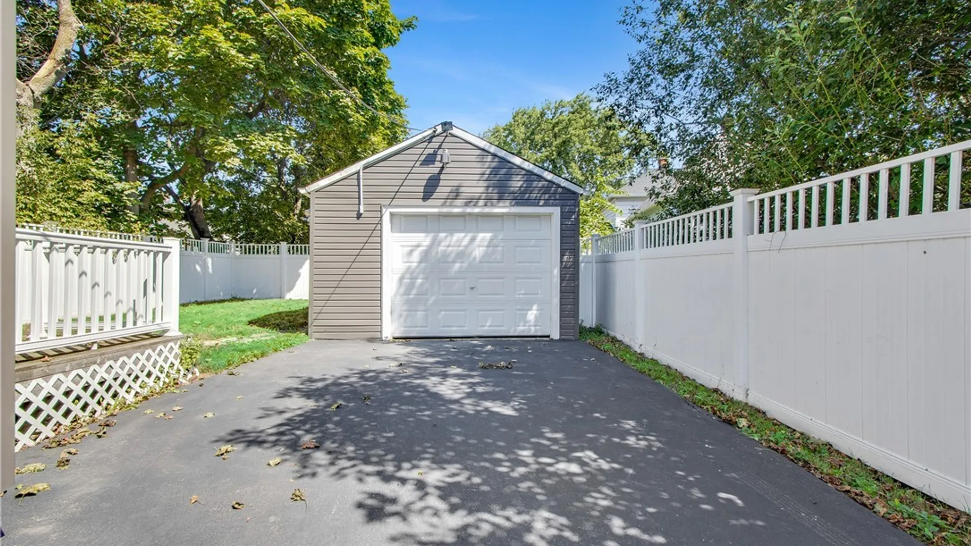 Property at 23 W Drullard Avenue, Lancaster, NY 14086 28