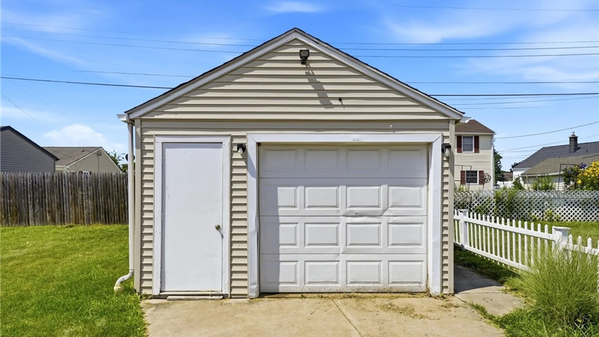 Property at 83 Loretto Drive, Cheektowaga, NY 14225 38