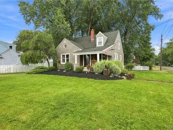 Property at 4423 Stratford, Hamburg, NY 14075