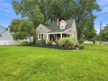 Property at 4423 Stratford, Hamburg, NY 14075